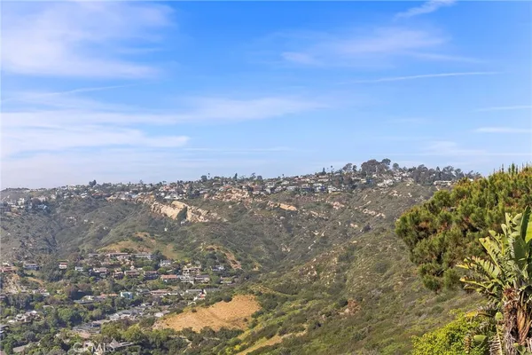 $15,000 | 1185 Noria Street, Laguna Beach, CA 92651