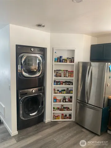 a view of kitchen with washer and dryer