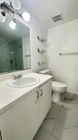 $2,000 | 17650 Northwest 68th Avenue, Unit A1005, Hialeah, FL 33015