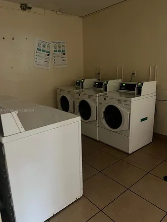 $2,000 | 17650 Northwest 68th Avenue, Unit A1005, Hialeah, FL 33015