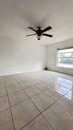 $2,000 | 17650 Northwest 68th Avenue, Unit A1005, Hialeah, FL 33015