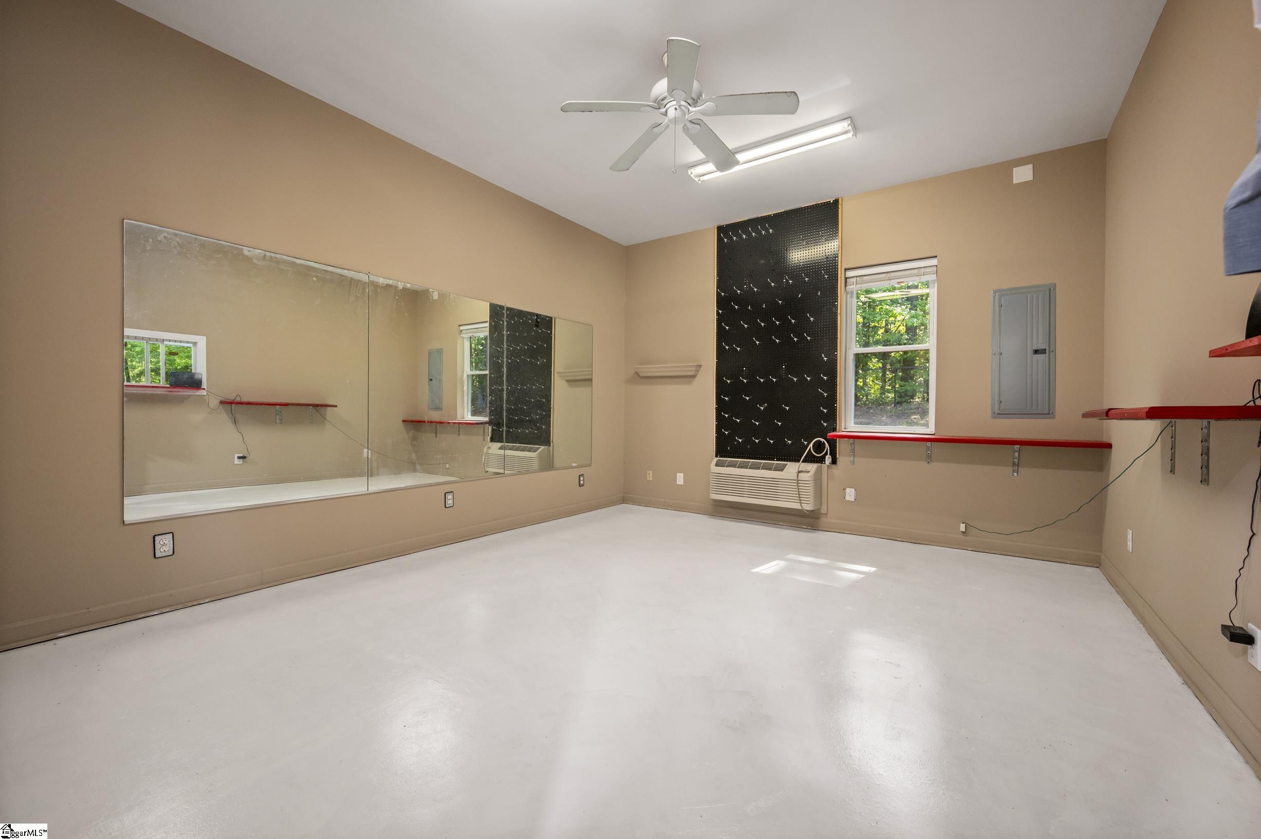 183-185 Rubin Thorne Road Campobello, SC 29322 - Photo 32 of 40