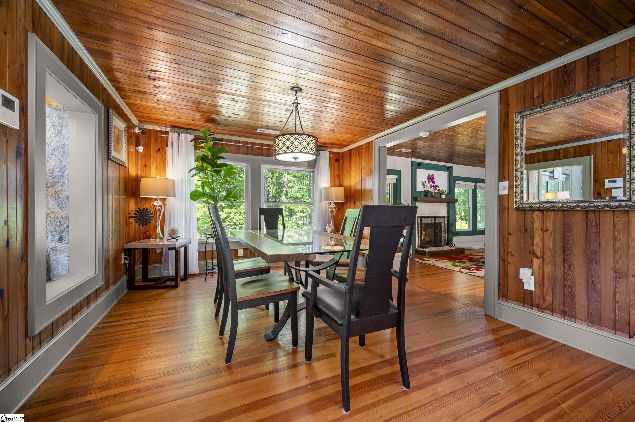183-185 Rubin Thorne Road Campobello, SC 29322 - Photo 4 of 40