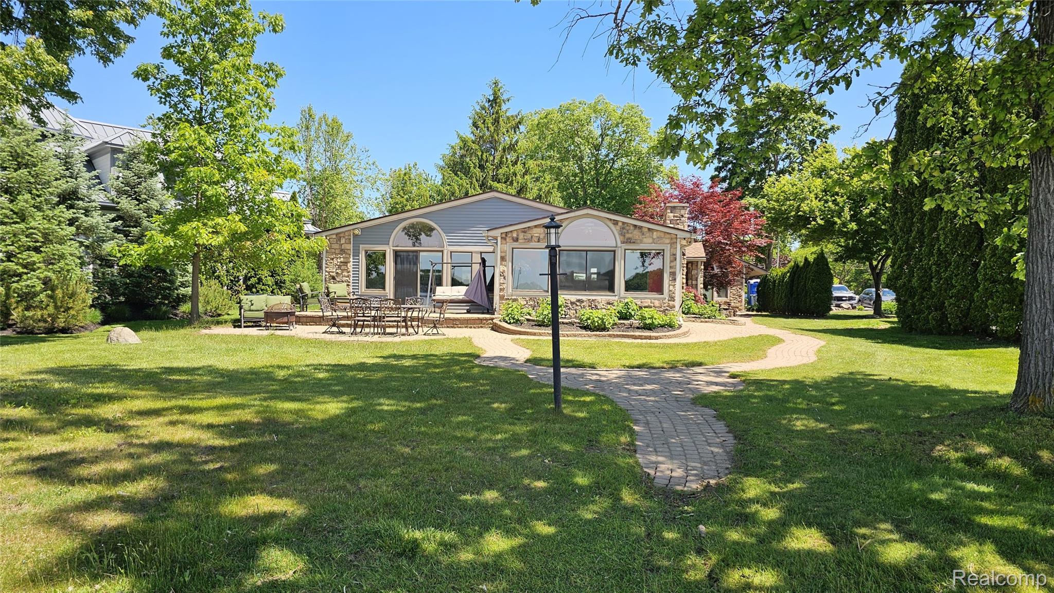 10202 Buhl Road Pinckney, MI 48169 - Photo 1 of 19 1 Front 3.jpg