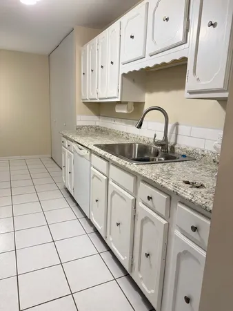 $235,000 | 2201 South Grace Street, Unit 106, Lombard, IL 60148