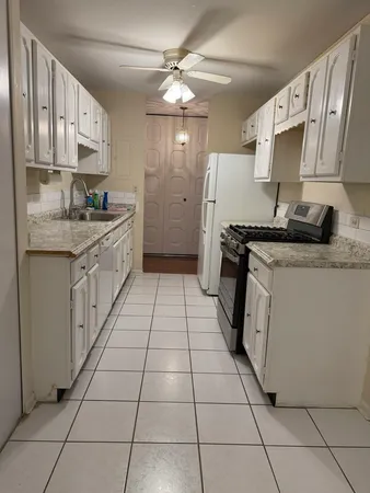 $235,000 | 2201 South Grace Street, Unit 106, Lombard, IL 60148