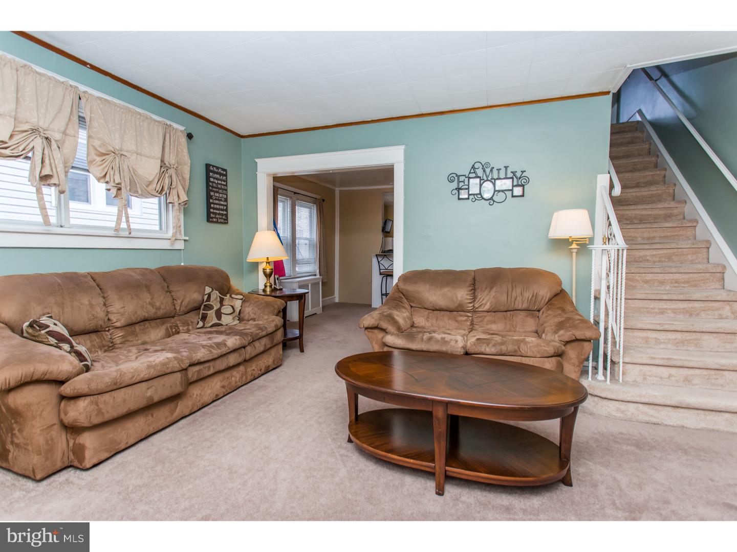 3826 Marshall Road Drexel Hill, PA 19026 - Photo 5 of 25 Living Room