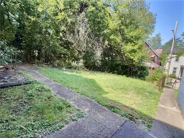 $160,000 | 337 East 12th Avenue, Homestead, PA 15120