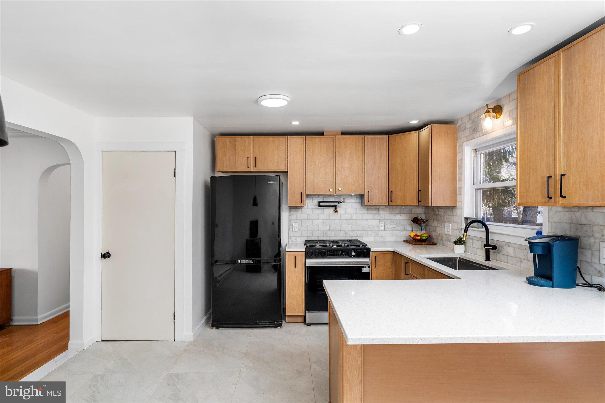 1247 Lower Ferry Road Ewing, NJ 08618 - Photo 2 of 39