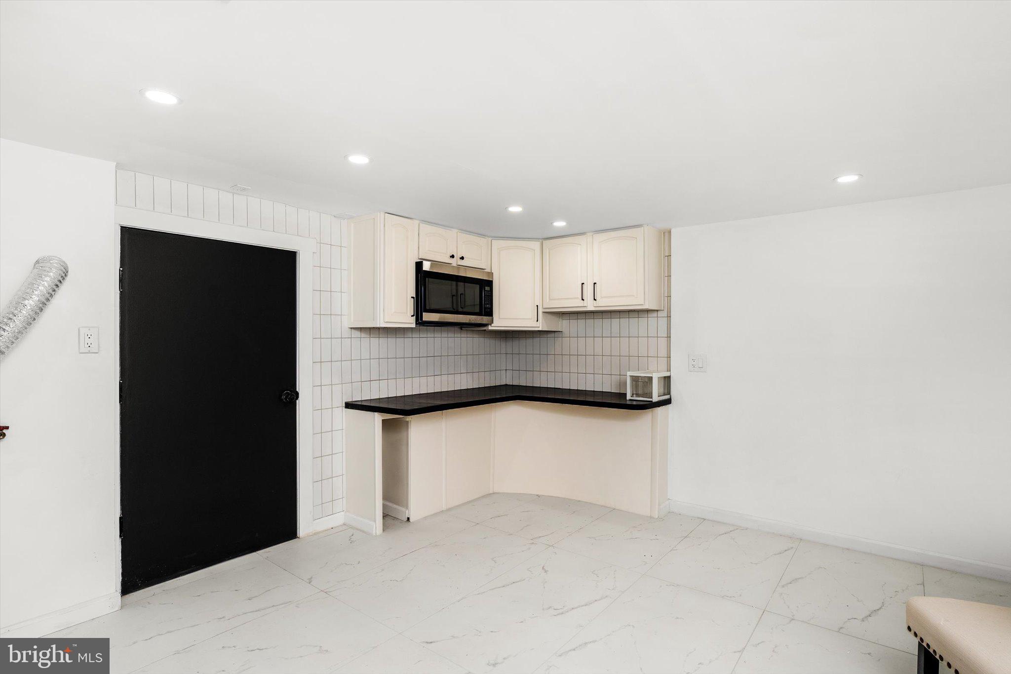 1247 Lower Ferry Road Ewing, NJ 08618 - Photo 32 of 39