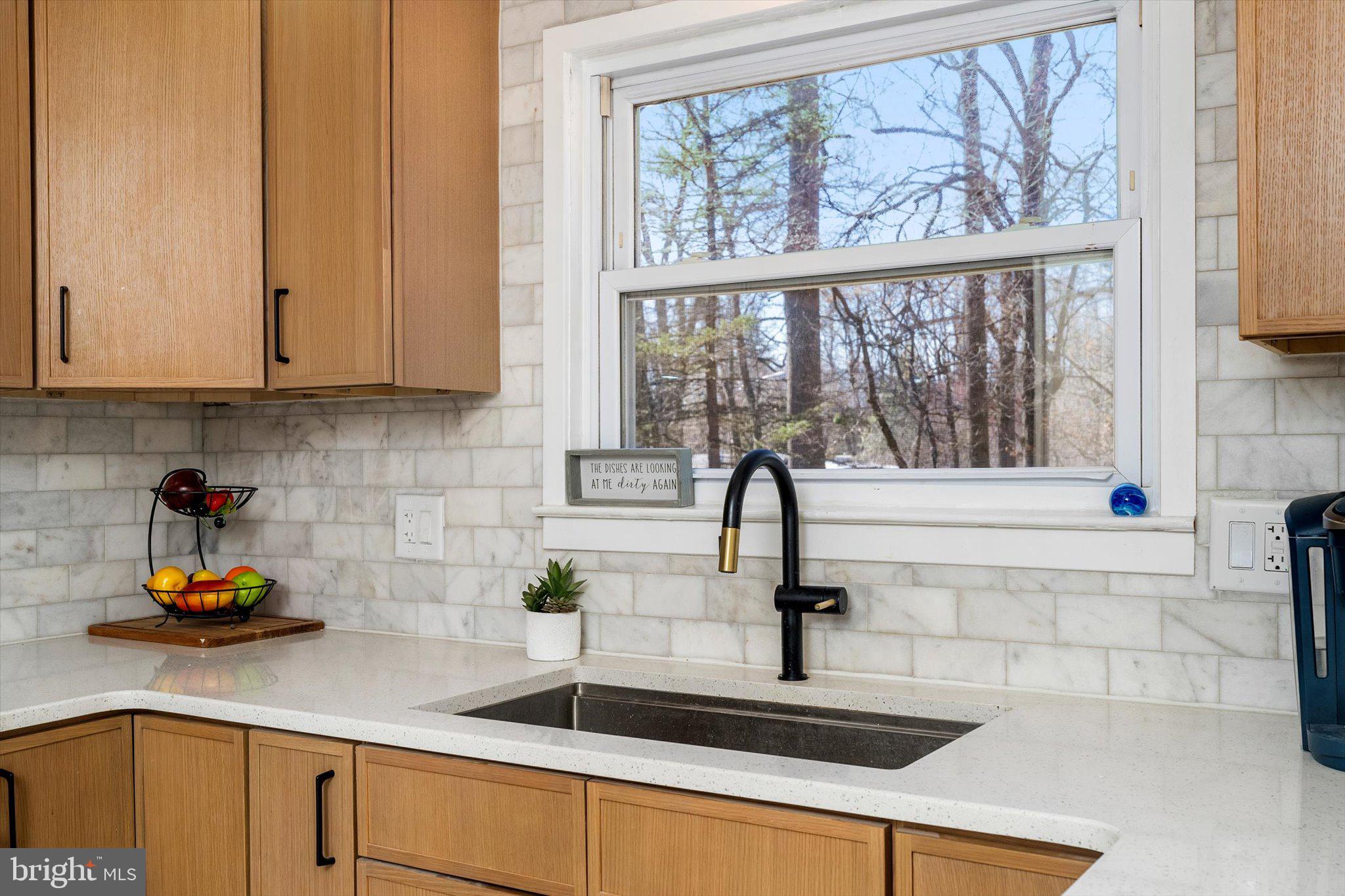 1247 Lower Ferry Road Ewing, NJ 08618 - Photo 9 of 39