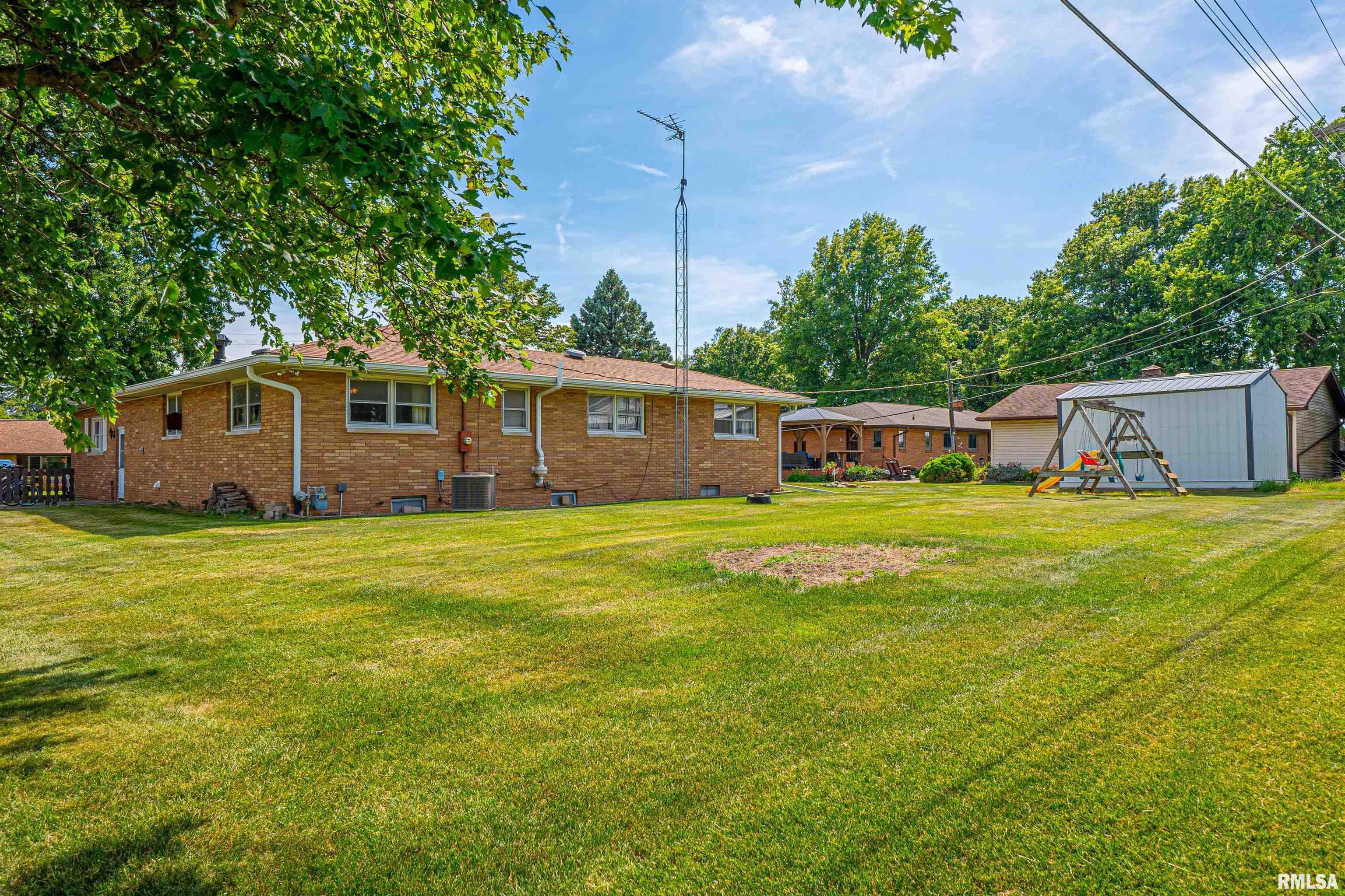 1346 Airport Road Lincoln, IL 62656 - Photo 35 of 38