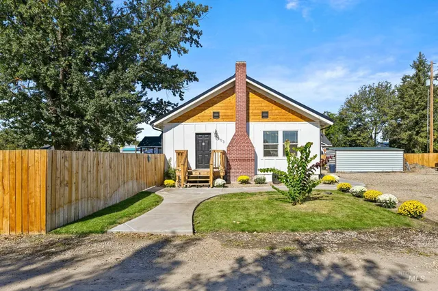 $385,000 | 803 East Curtis Avenue, Parma, ID 83660