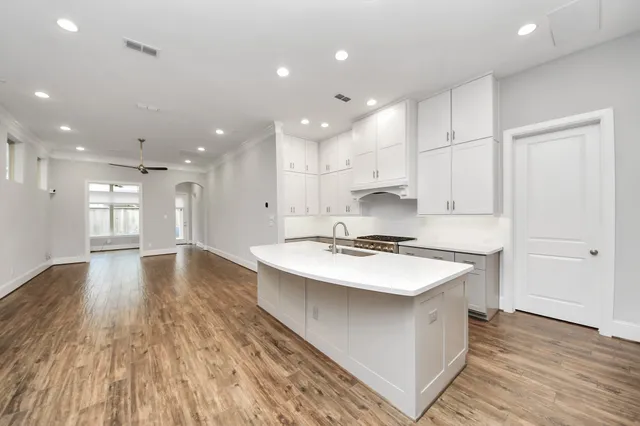 $715,000 | 8609 Concord Trace, Houston, TX 77055