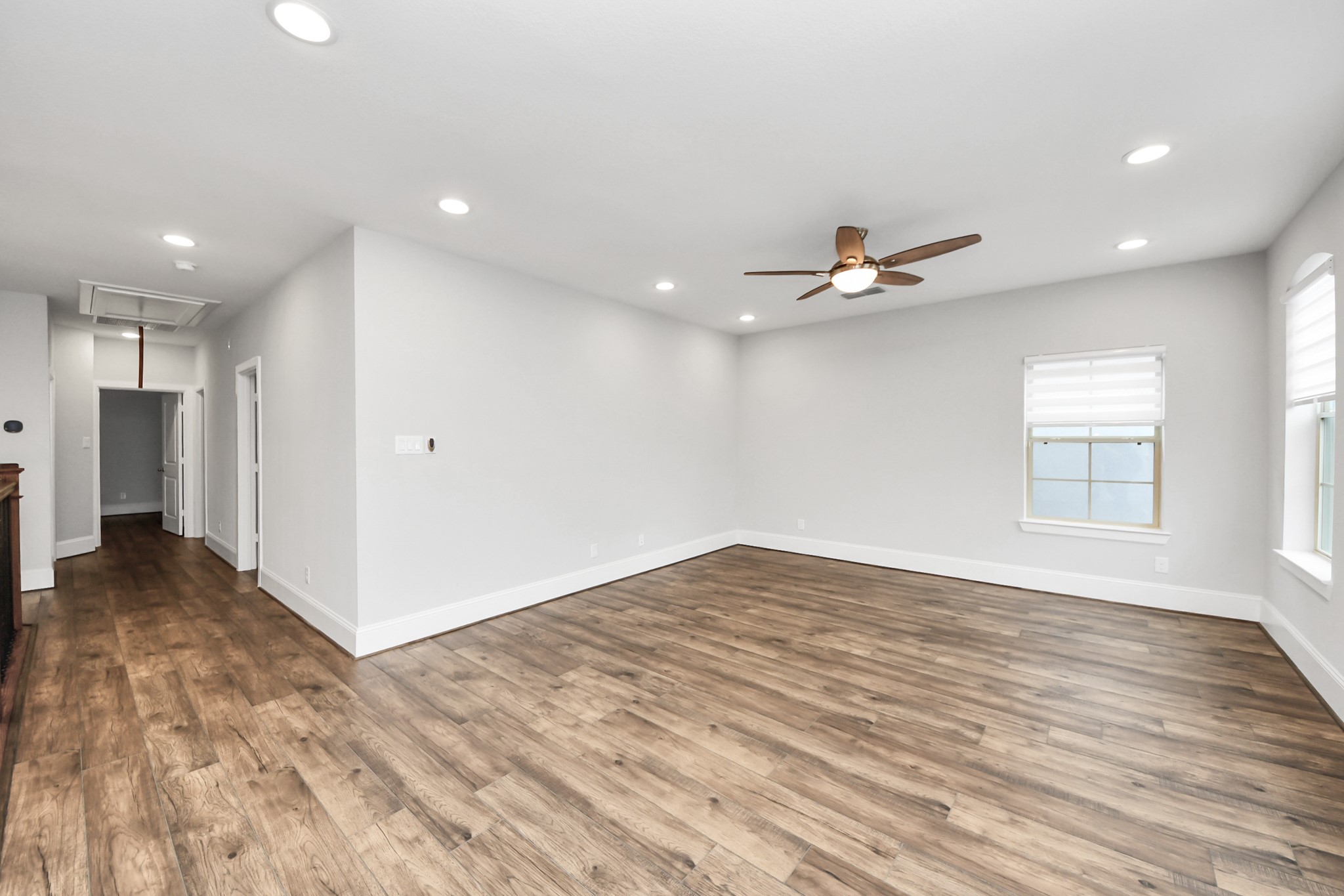 8609 Concord Trace Houston, TX 77055 - Photo 33 of 50 a view of an empty room with a window