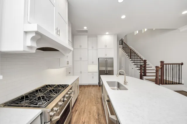 $715,000 | 8609 Concord Trace, Houston, TX 77055