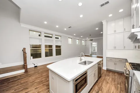 $715,000 | 8609 Concord Trace, Houston, TX 77055