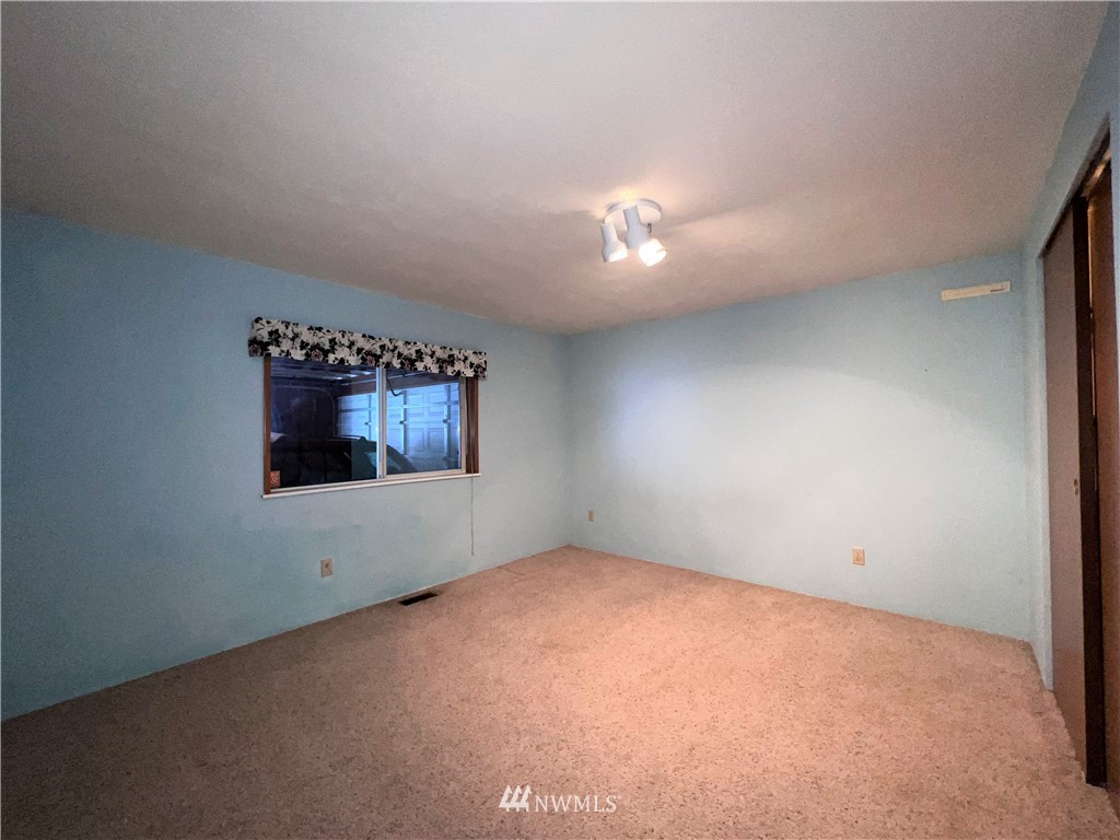 1009 Fir Loop Republic, WA 99166 - Photo 17 of 30 an empty room with a view