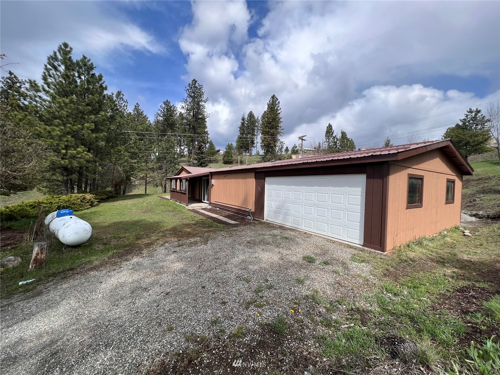 1009 Fir Loop Republic, WA 99166 - Photo 23 of 30 a view of backyard of the house