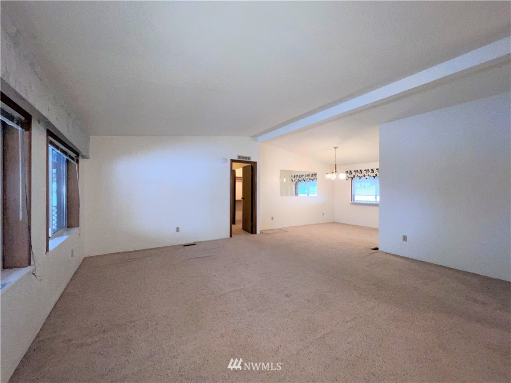 1009 Fir Loop Republic, WA 99166 - Photo 4 of 30 a view of empty room