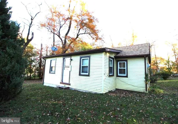 $1,100 | 41 Lancaster Avenue, Christiana, PA 17509