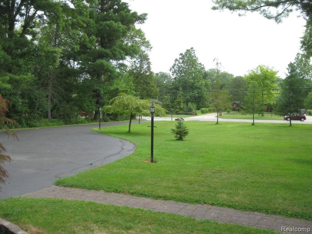 16705 Merriman Road Livonia, MI 48154 - Photo 42 of 51 IMG_2471.JPG