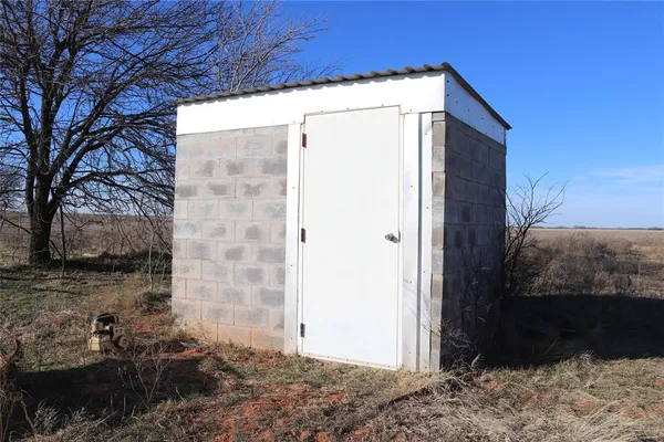 a view of top of a dry yard