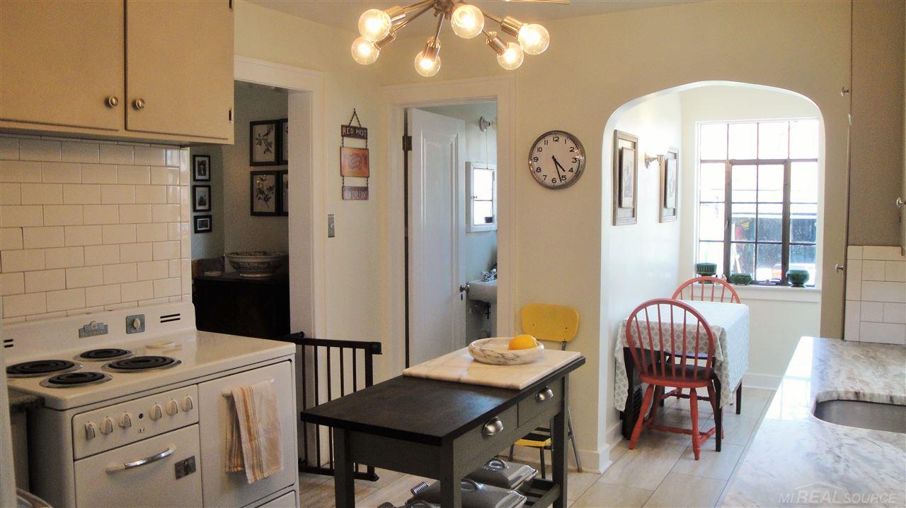 5760 Yorkshire Road Detroit, MI 48224 - Photo 19 of 35 31317697-19.JPG