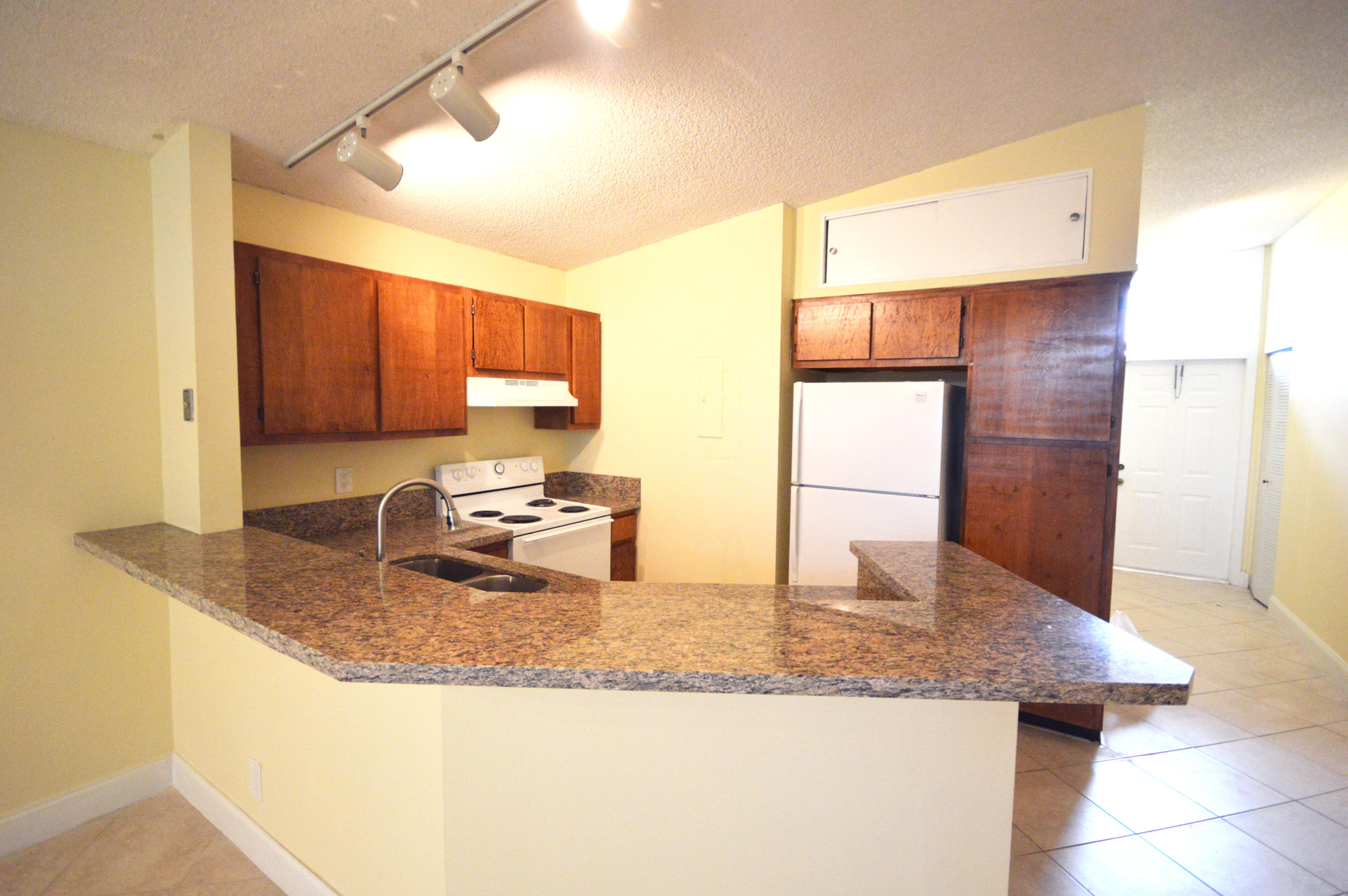 Kitchen 3