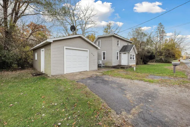 $99,900 | 413 7th Street, Michigan Center, MI 49254