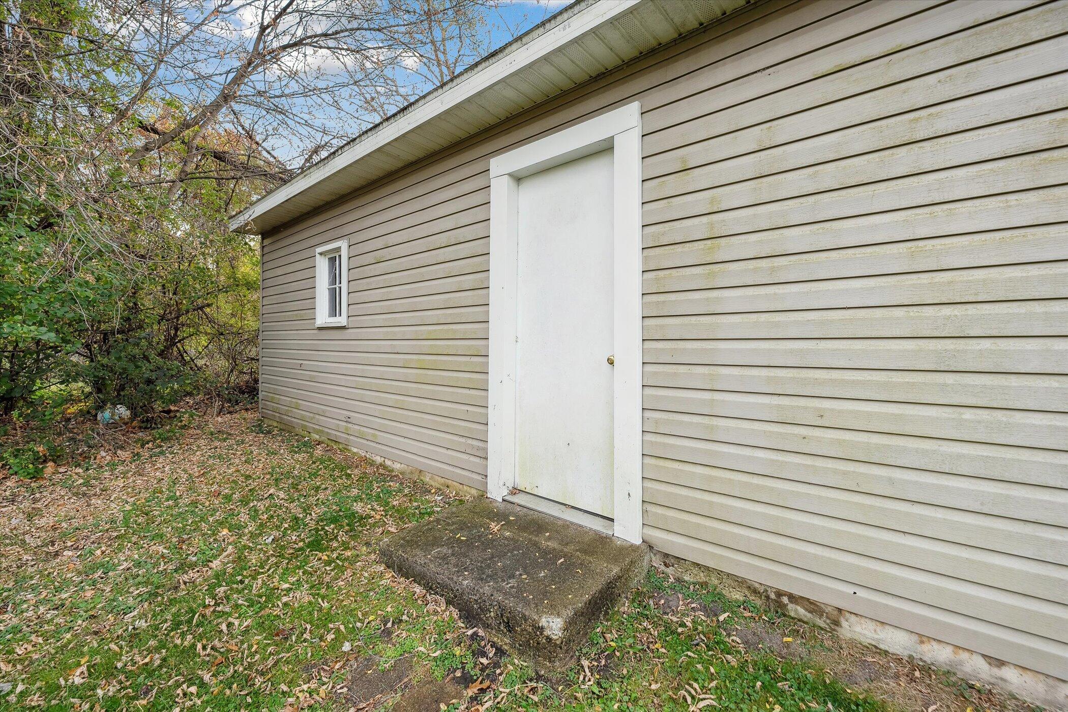 413 7th Street Michigan Center, MI 49254 - Photo 9 of 36 33-413-7th-St-Michigan-Center-MI-49254-W