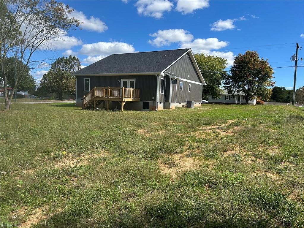 107 Viewmont Lane Ronda, NC 28670 - Photo 5 of 44 back yard