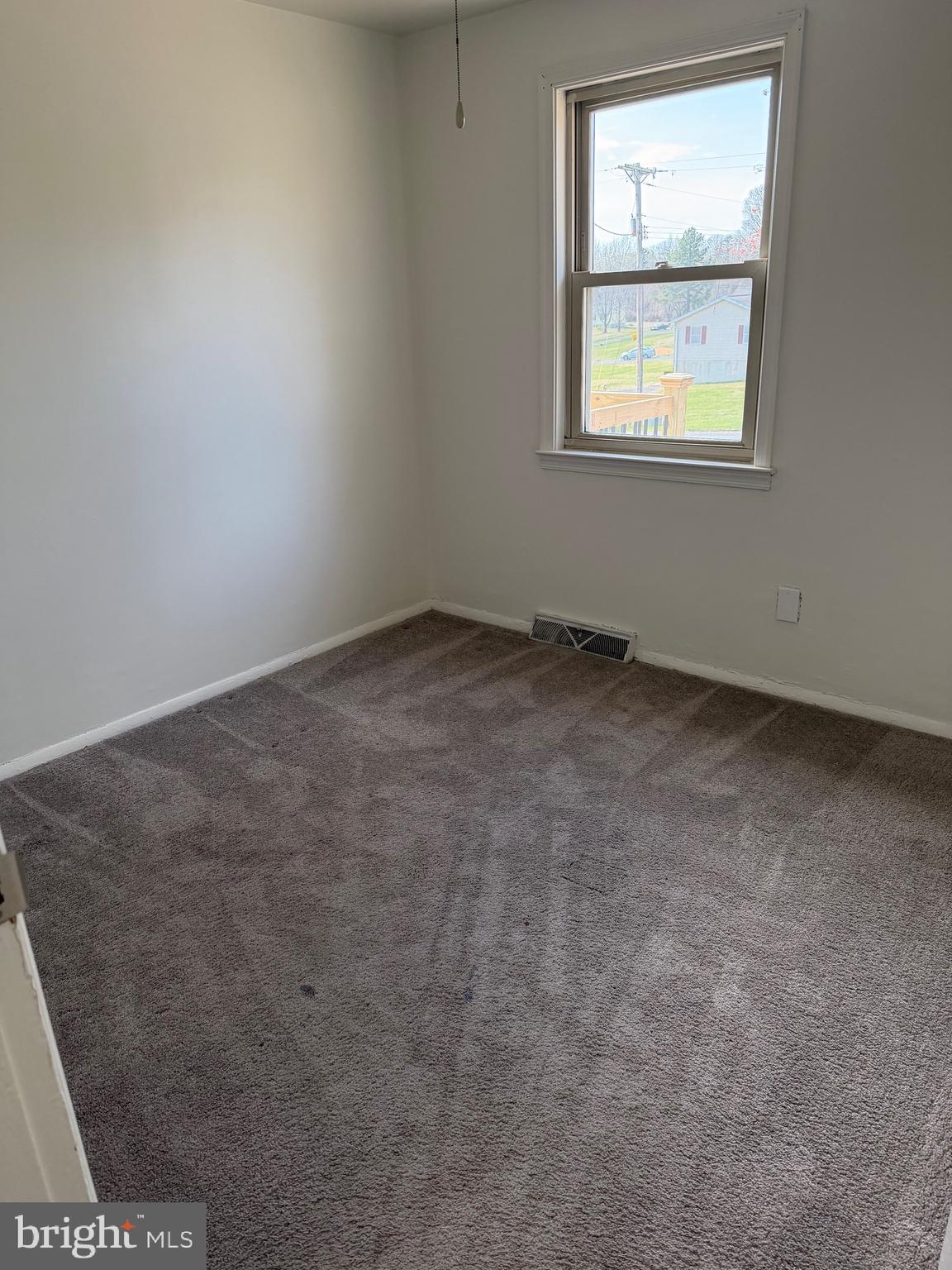 7285 Clyde Jones Road Owings, MD 20736 - Photo 17 of 37 Bedroom 3