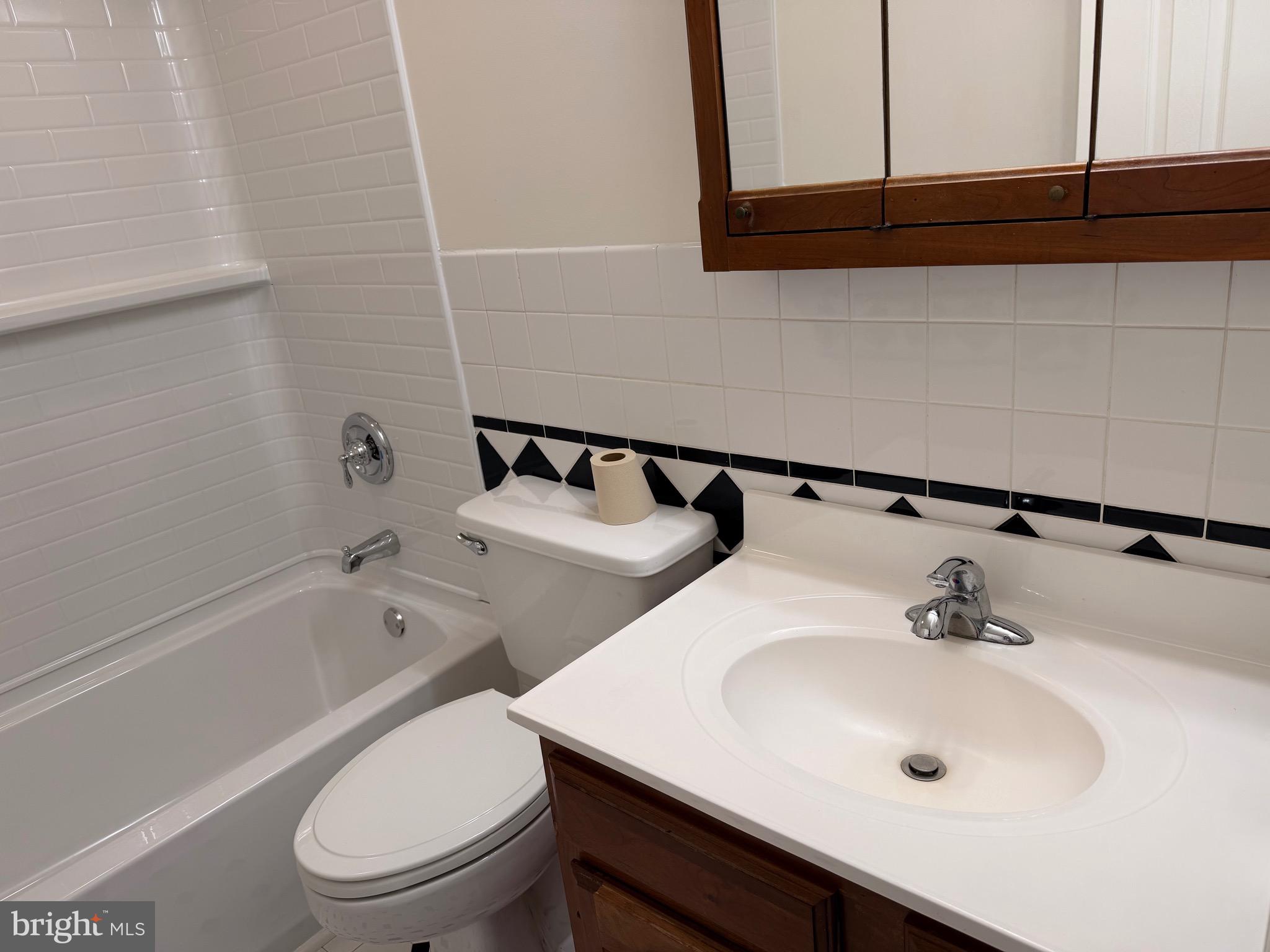 7285 Clyde Jones Road Owings, MD 20736 - Photo 23 of 37 Main Bathroom