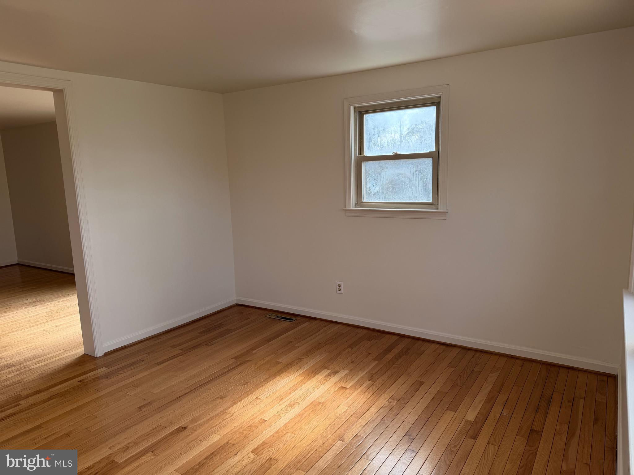 7285 Clyde Jones Road Owings, MD 20736 - Photo 6 of 37 Living Room