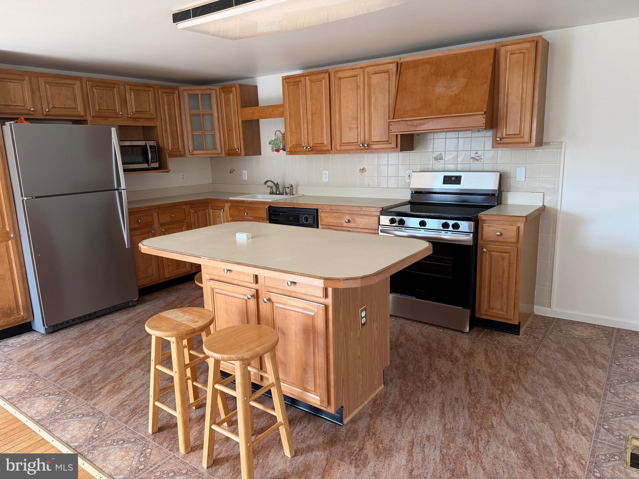 7285 Clyde Jones Road Owings, MD 20736 - Photo 10 of 37 Kitchen