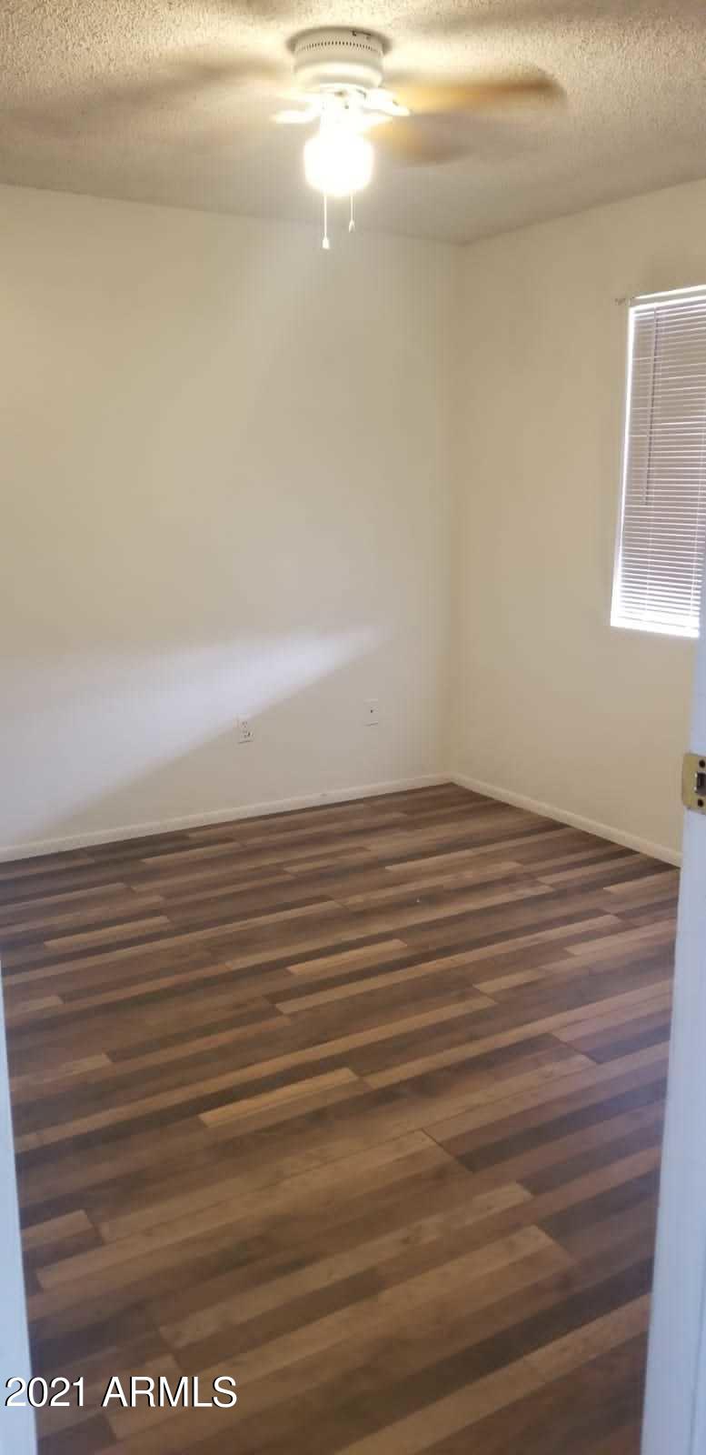 5233 West Monte Vista Road Phoenix, AZ 85035 - Photo 9 of 14 17
