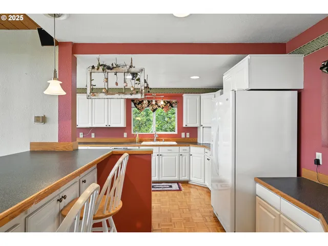 $799,999 | 2020 Greenleaf Drive, North Bonneville, WA 98639