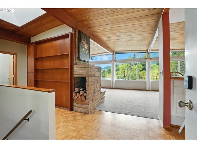 $799,999 | 2020 Greenleaf Drive, North Bonneville, WA 98639