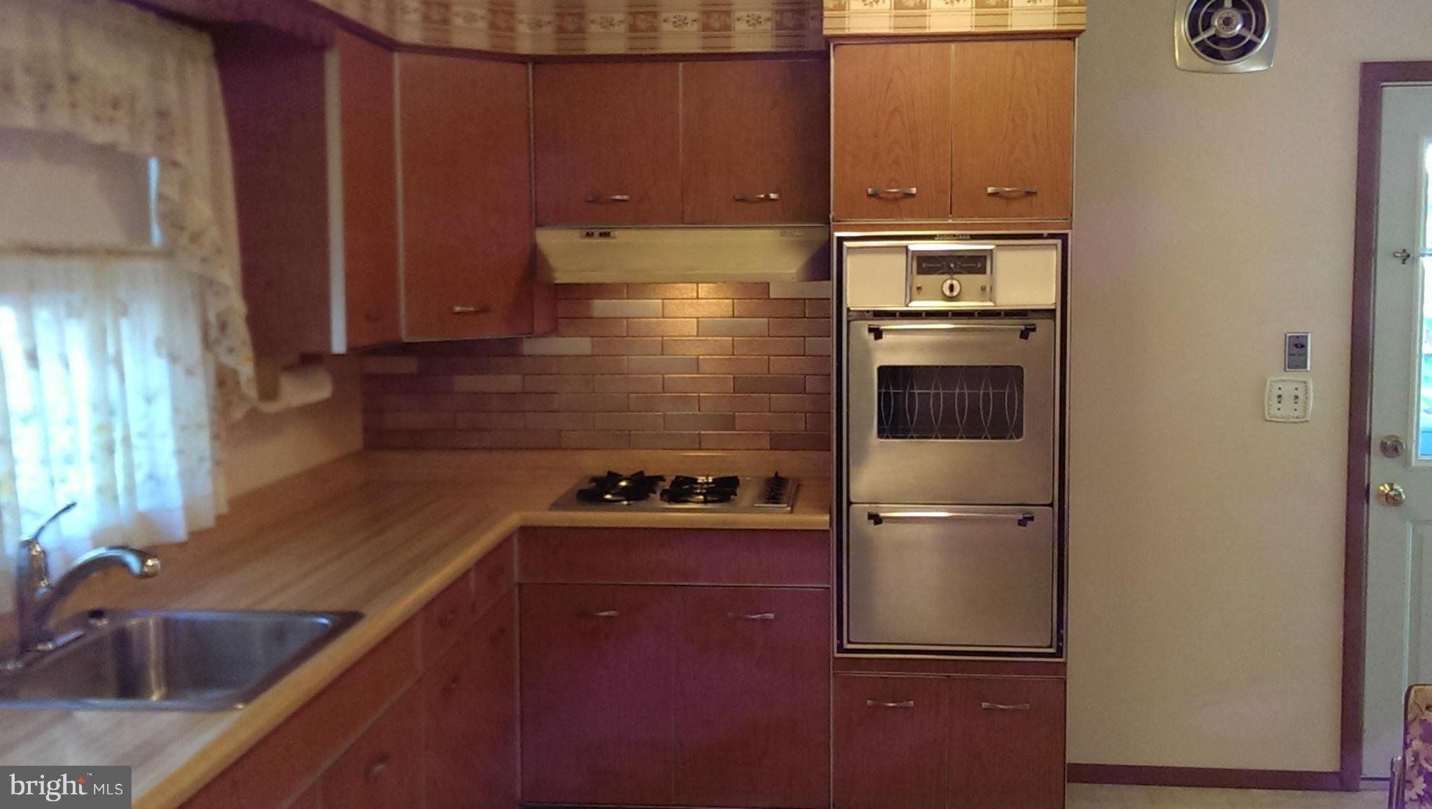 200 Walgrove Road Reisterstown, MD 21136 - Photo 4 of 25 Kitchen