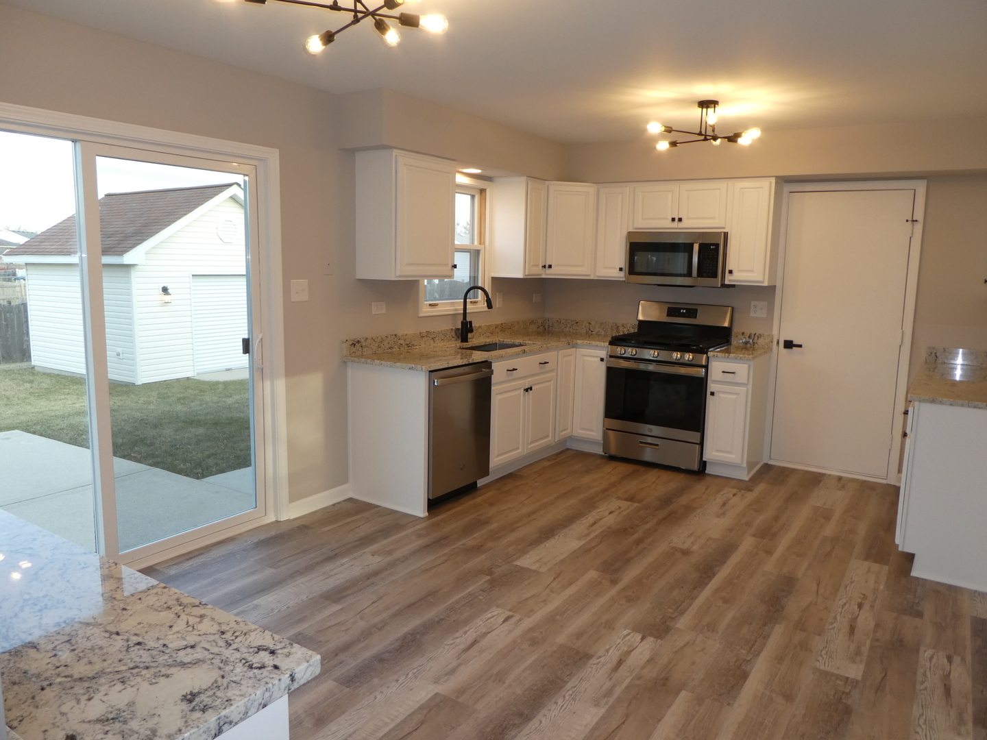 2824 Ruth Fitzgerald Drive Plainfield, IL 60586 - Photo 3 of 25 Gallery Image 3