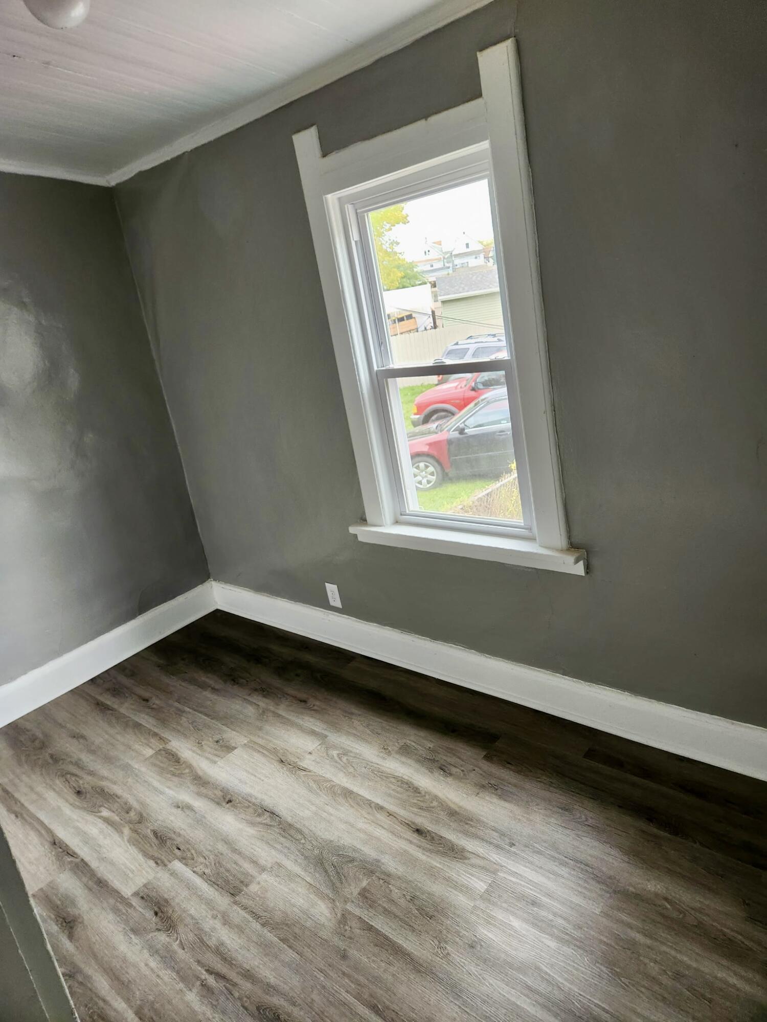 1813 West Burnham Street Milwaukee, WI 53204 - Photo 6 of 12 1190131552565022740