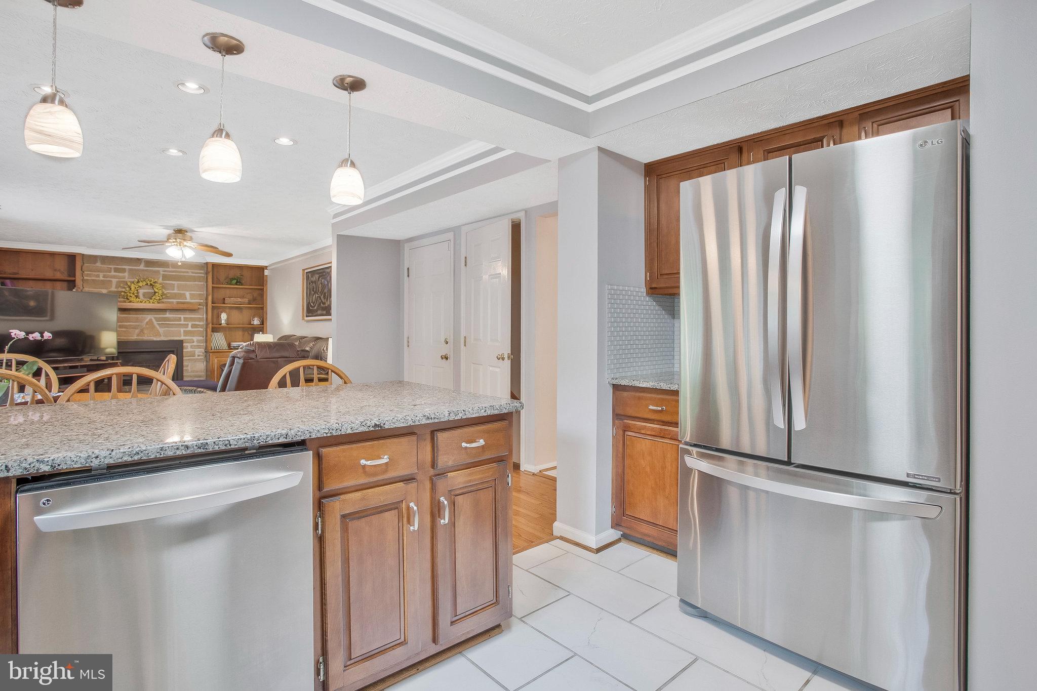 1677 Wickham Way Crofton, MD 21114 - Photo 6 of 54