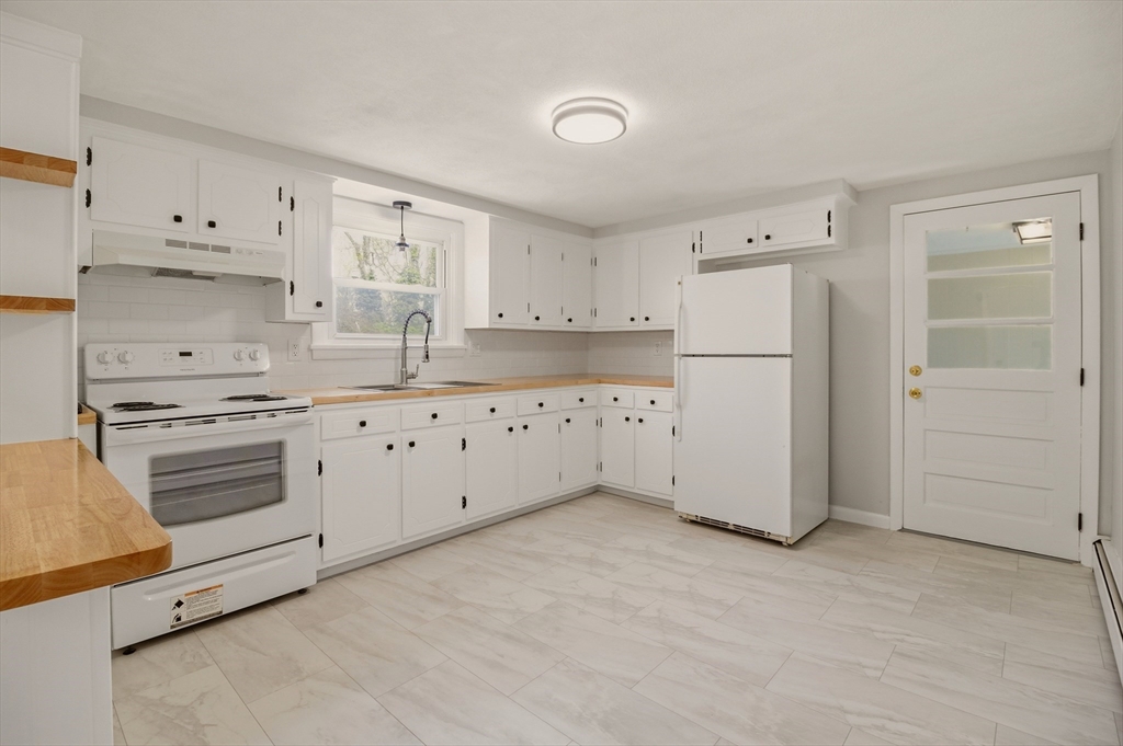 53 Butternut Road Somerset, MA 02726 - Photo 3 of 41