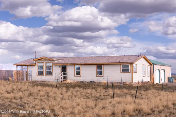 $395,000 | 2 Cheyenne Trail, Pinedale, WY 82941