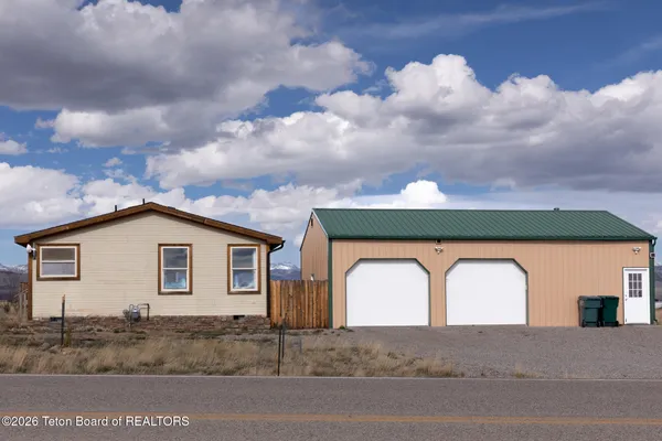 $395,000 | 2 Cheyenne Trail, Pinedale, WY 82941