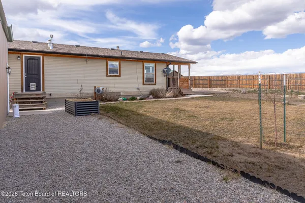 $395,000 | 2 Cheyenne Trail, Pinedale, WY 82941