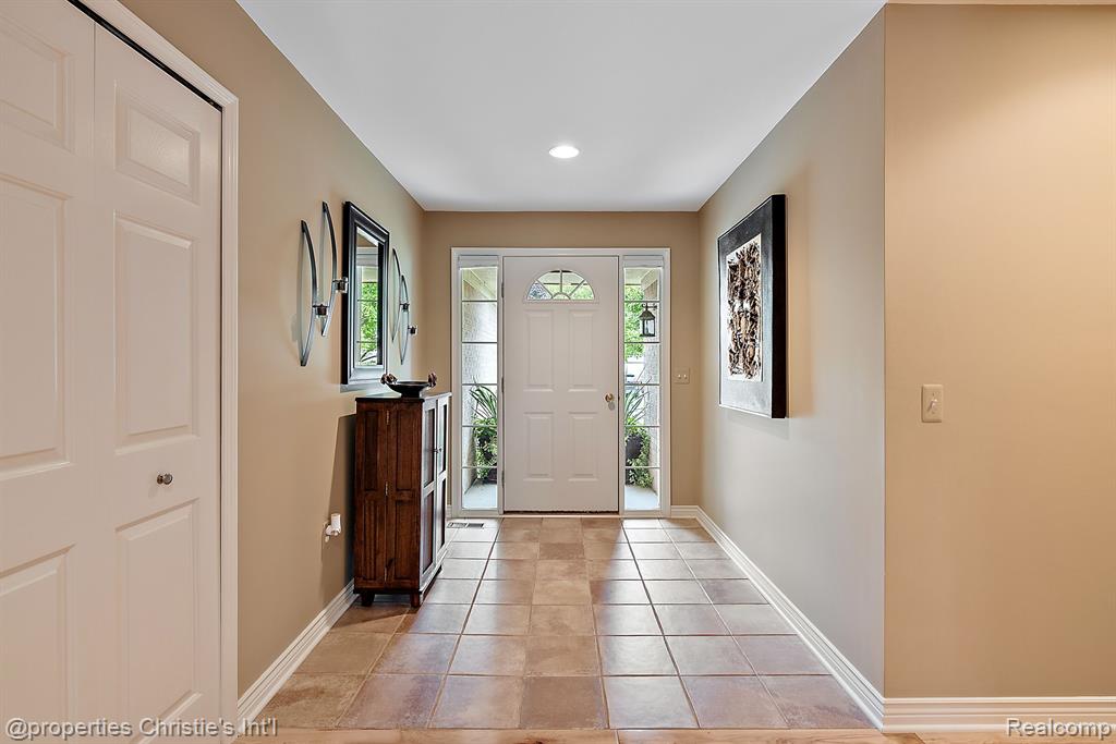 3654 McComb Drive Rochester Hills, MI 48307 - Photo 18 of 49