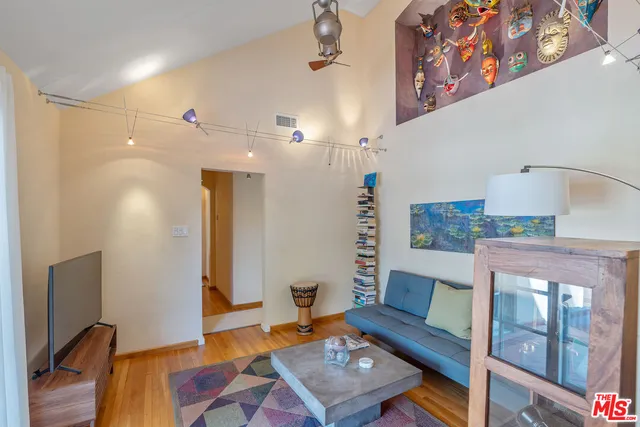 $1,695,000 | 1003 South Los Robles Avenue, Pasadena, CA 91106