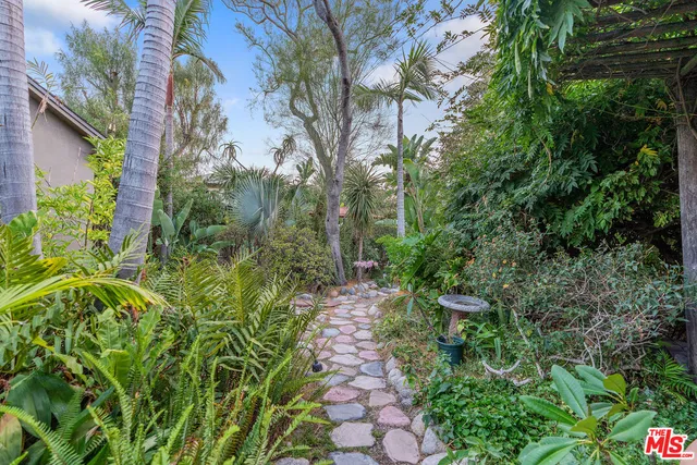 $1,695,000 | 1003 South Los Robles Avenue, Pasadena, CA 91106